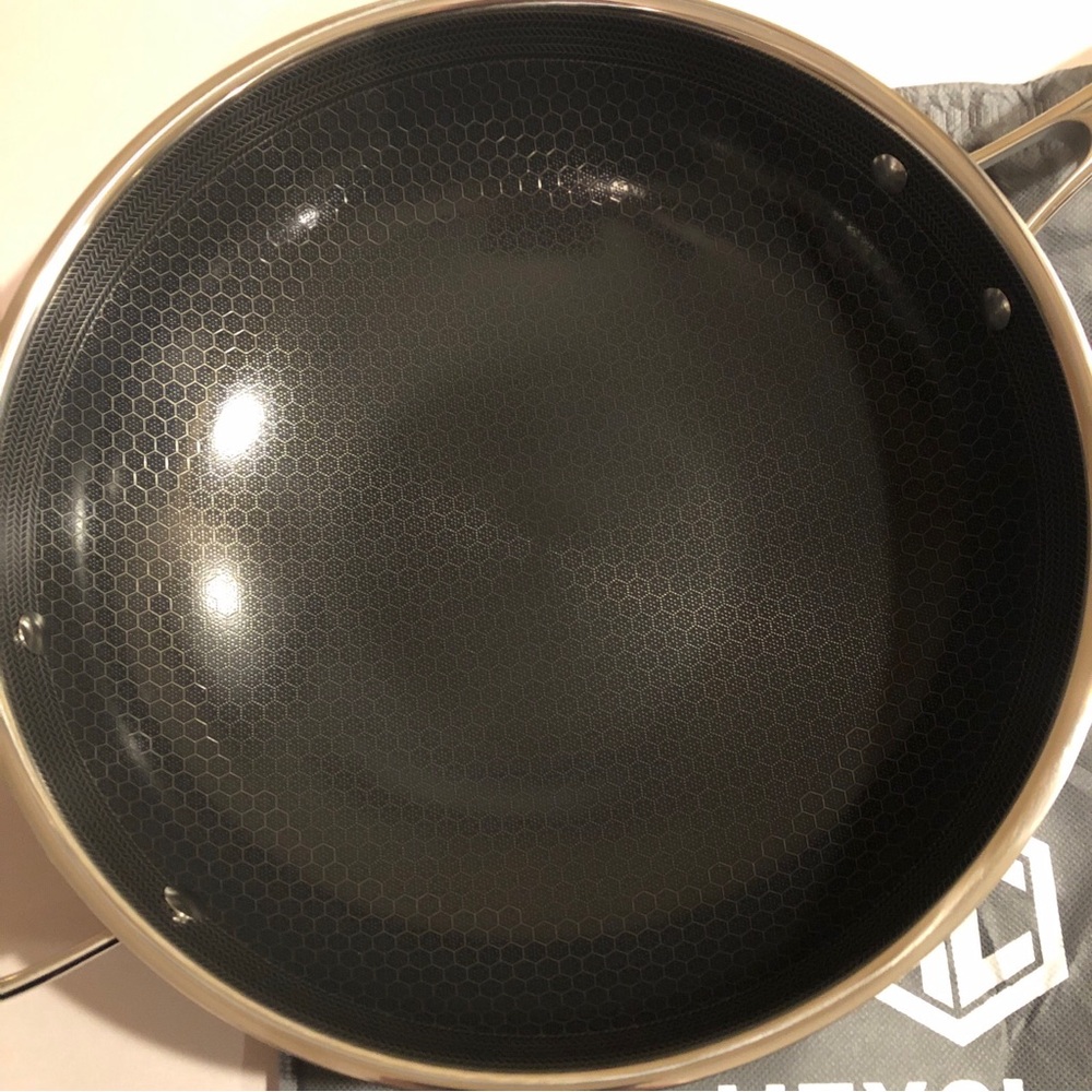 HexClad 12-Inch Wok Hybrid Nonstick Cookware Stay Cool Handle - Picture 2 of 9